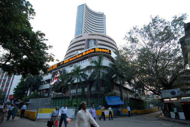 Markets likely to stay volatile; RIL, Kotak Mahindra Bank in focus