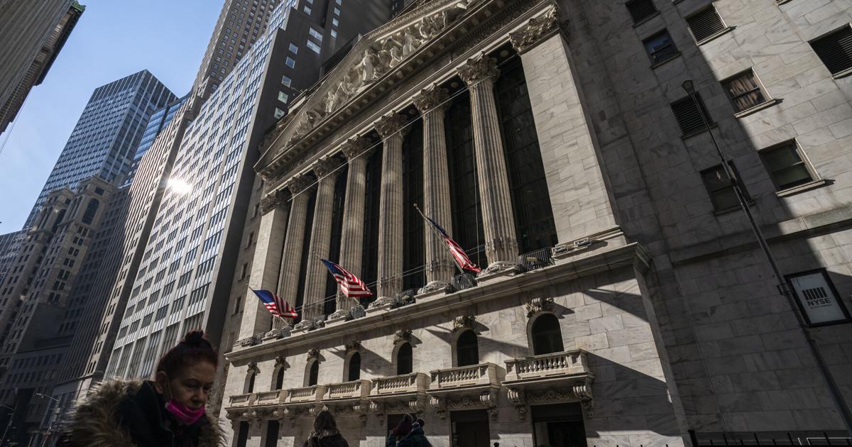 Stocks rise on Wall Street after oil prices tumble again