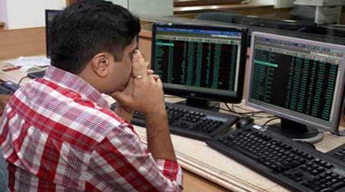 Share Market LIVE: Sensex down 300 pts, Nifty at around 17550 amid global weak cues; Bharti Airtel top loser