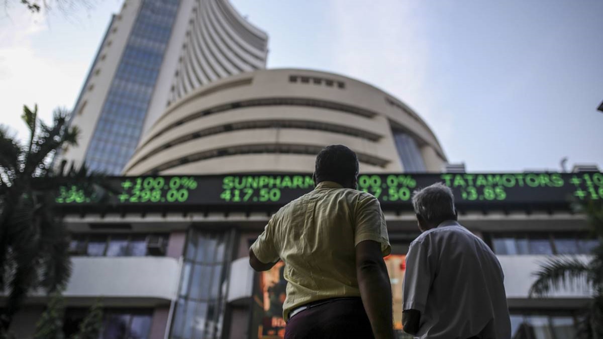 Share Market LIVE: Sensex extends opening gains, zooms 500 pts, Nifty 50 nears 17700; Titan top gainer