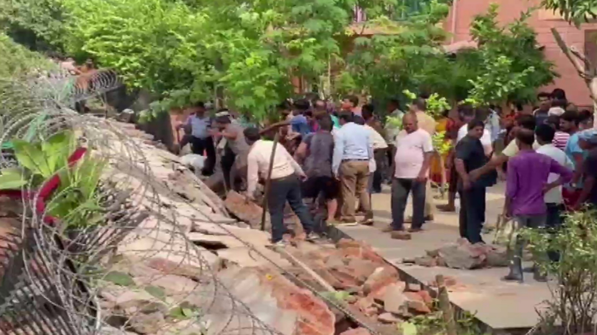 Noida: Four dead, 9 injured as boundary wall collapses at Jal Vayu Vihar in Sector 21; CM takes stock