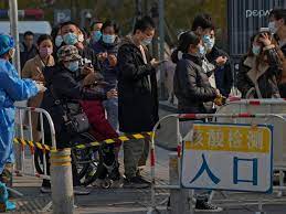 Residents clash with Chinese authorities over Covid rules