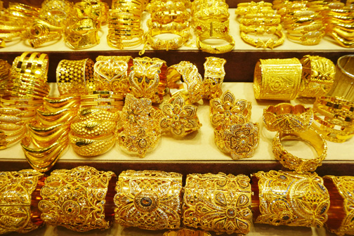 Gold prices dip. Experts say good opportunity for yellow metal investors