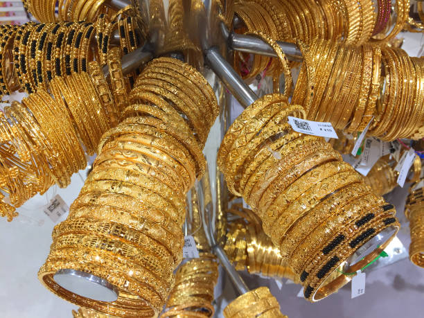 Gold prices today fall, a day after hitting 2-month high, silver rates drop