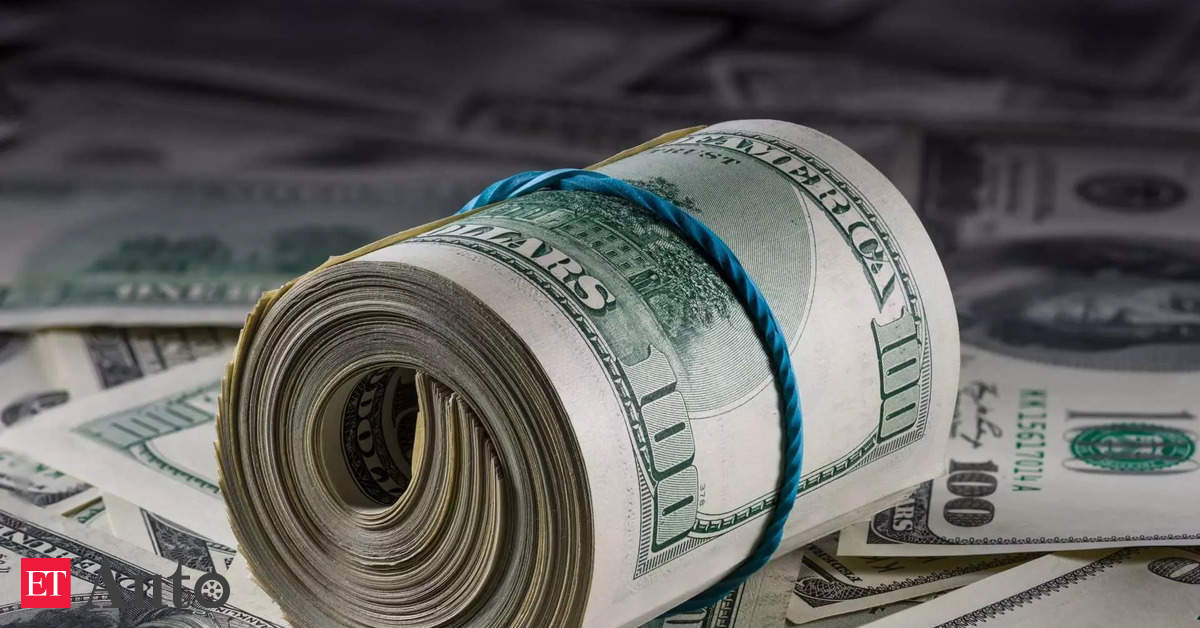 Dollar inches up in thin holiday trading  