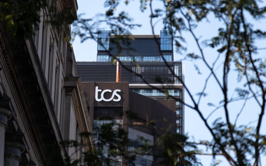 TCS stocks falls 2?ter 2.2 crore shares change hands