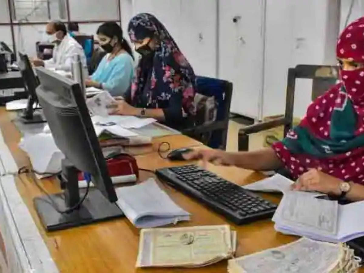 Women workforce skews further off pre-pandemic levels