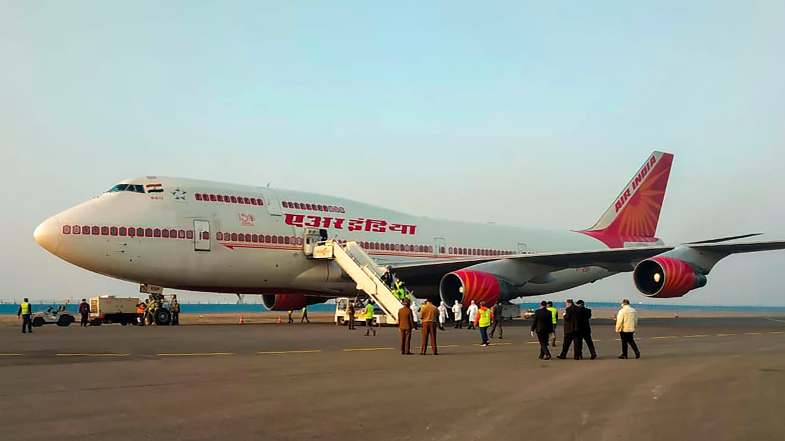 Finance ministry directs all ministries, departments to clear Air India's pending dues