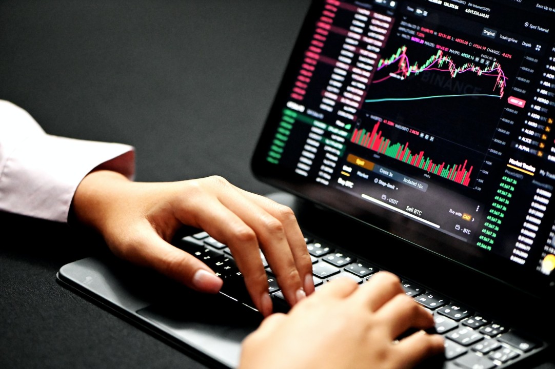 Mid-Day Mood | Robust recovery after choppy opening session; Sensex, Nifty jump over 2%