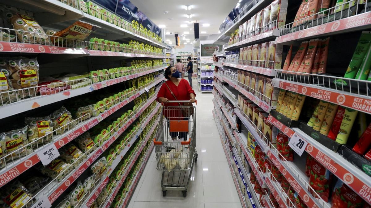 More shop owners approach RIL offering premises on rent; Amazon-Future talks on
