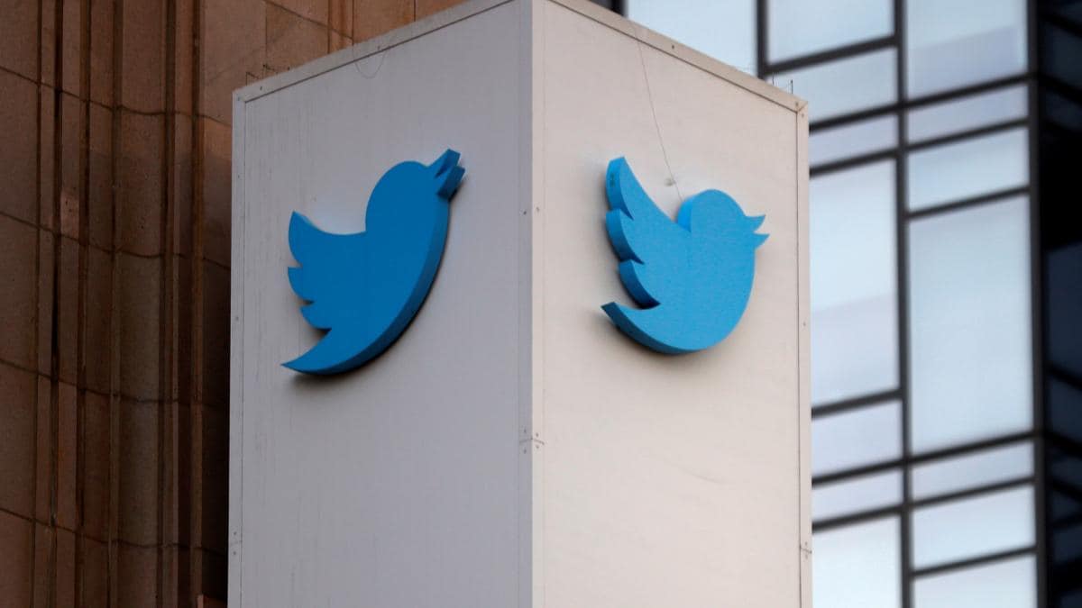 Twitter posts loss for 2021, but stock up on share buyback