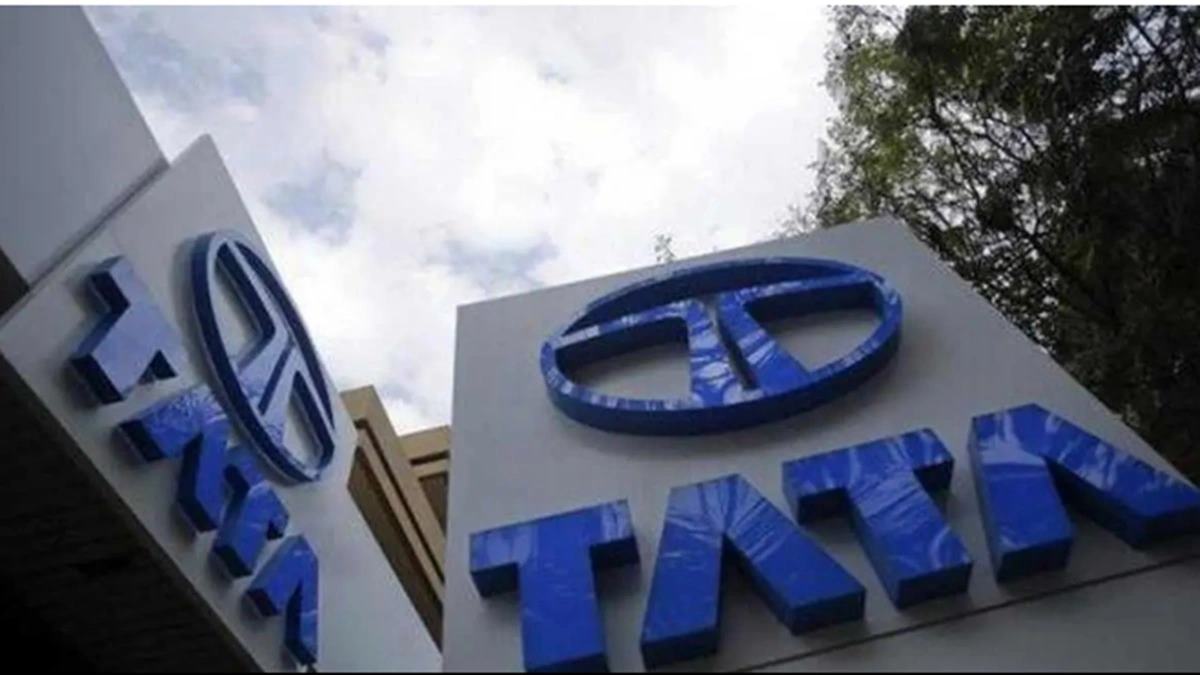 Tata Motors may rope in investors for CV arm