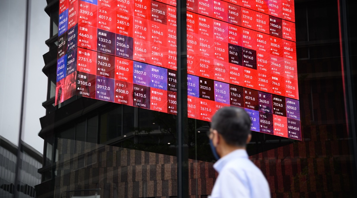 US stocks snap two-day losing streak on strong corporate earnings; treasuries trim losses