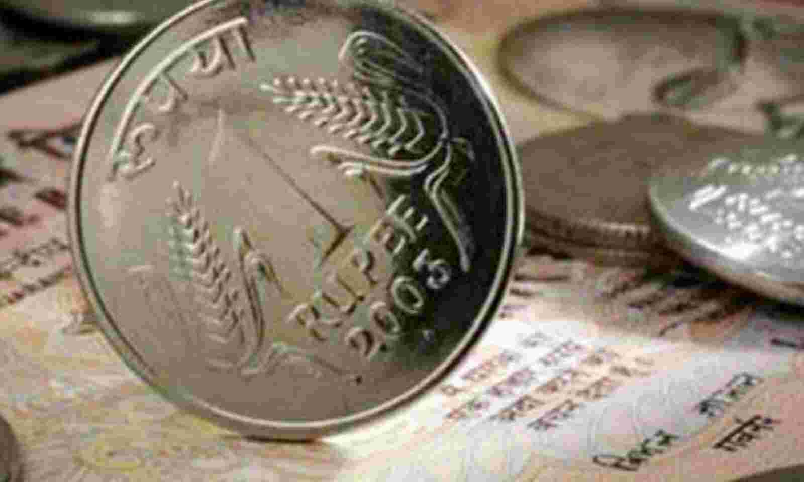 Rupee slips 5 paise to 74.17 against US dollar in early trade