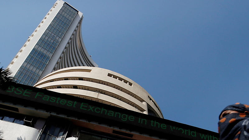 Sensex, Nifty rise as IT, auto stocks shine; Realty, Energy slip