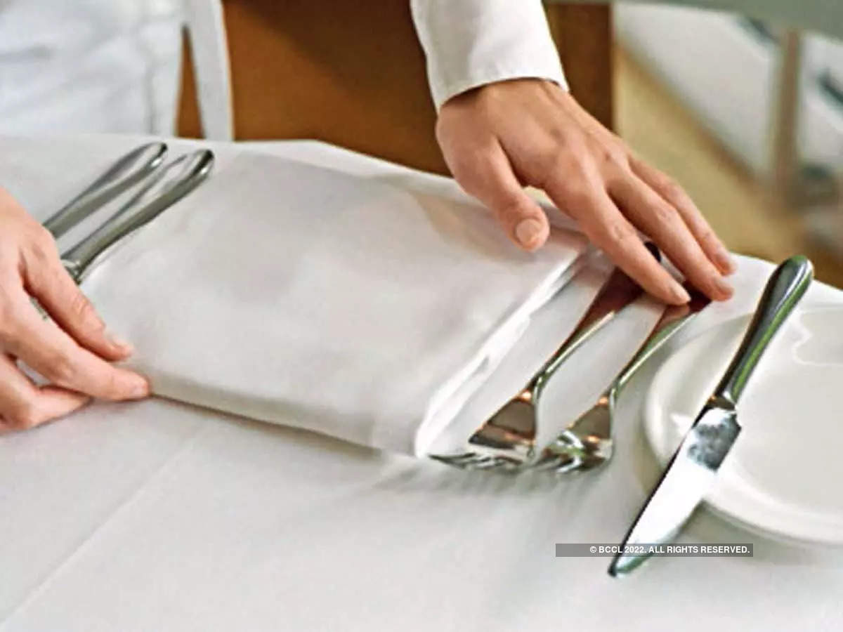 Restaurants, malls hit pause on capex plans, stagger fresh supplies