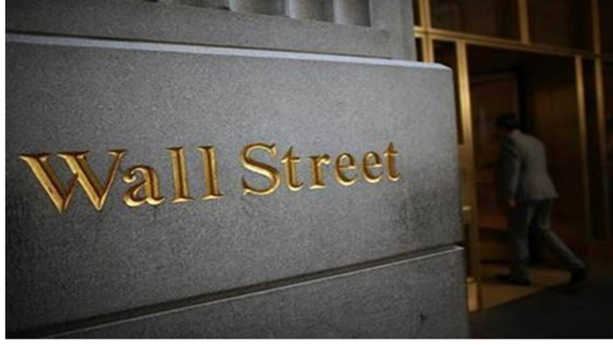 US Stocks: Futures rise ahead of jobless claims data, Tesla jumps