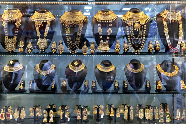 Gold rate rebounds after weak US GDP data. Right time to buy now?