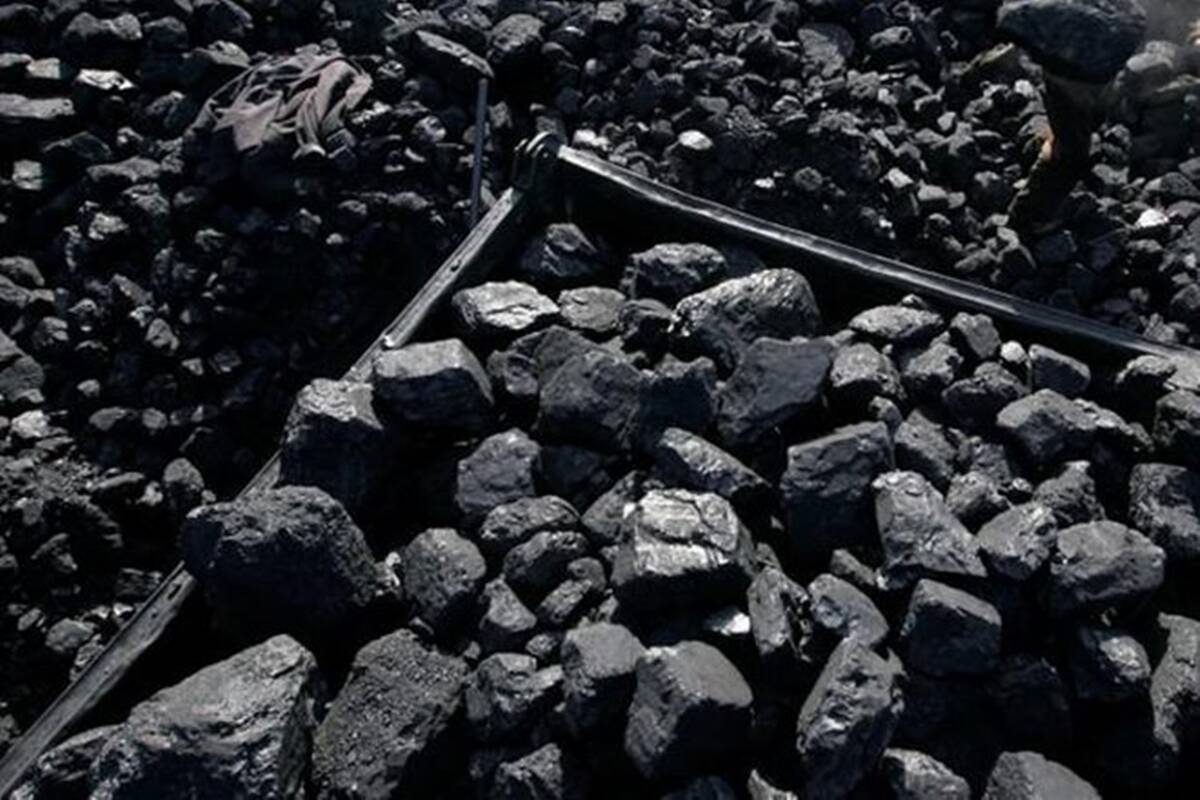 Coal stock at plants improves to average 5 days of consumption 
