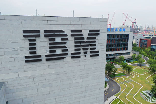 Top IBM executive quits, shares suffer biggest fall in 5 months
