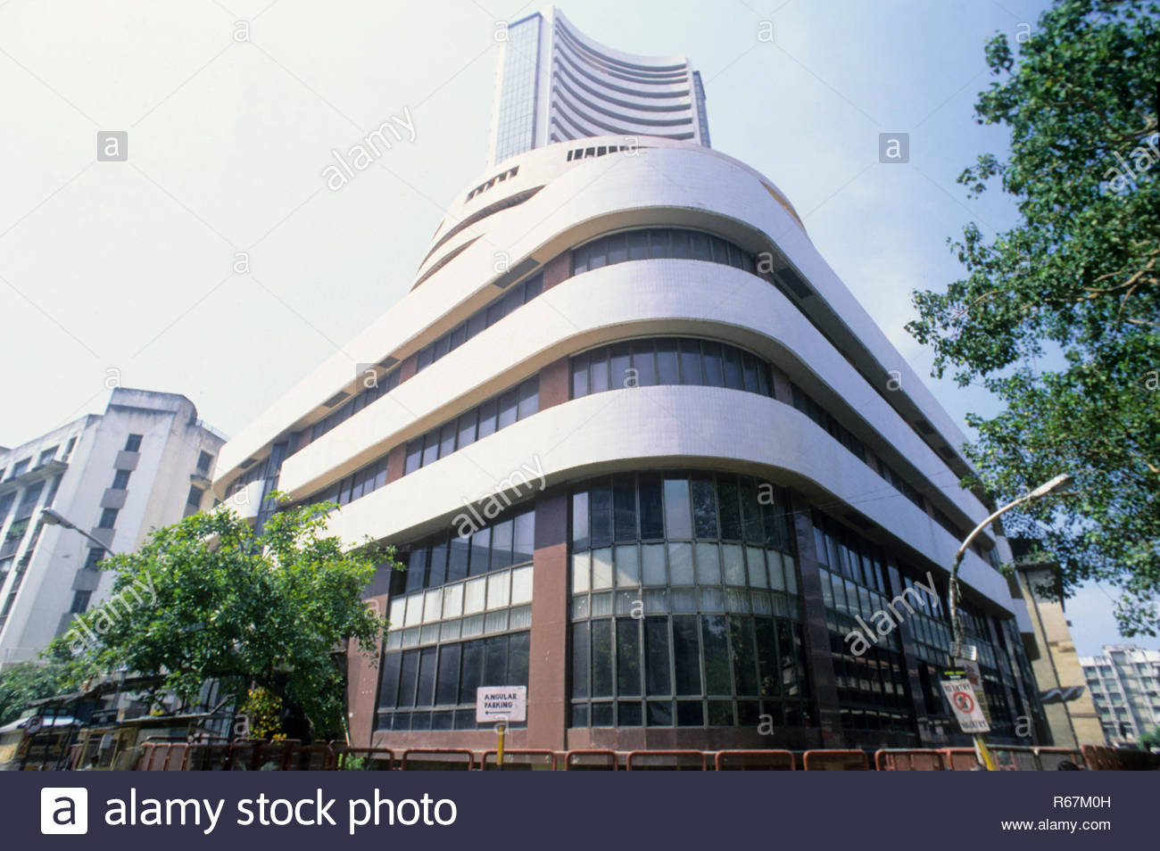 March Series Essentials, Tech Bounced But Nifty Capped