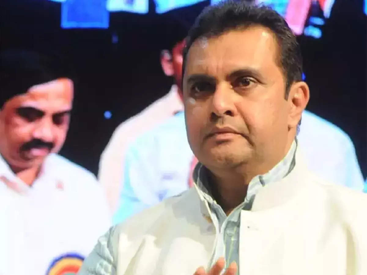 Congress leader Pramod Madhwaraj praises Modi govt for 'changing trend' of giving Padma awards  