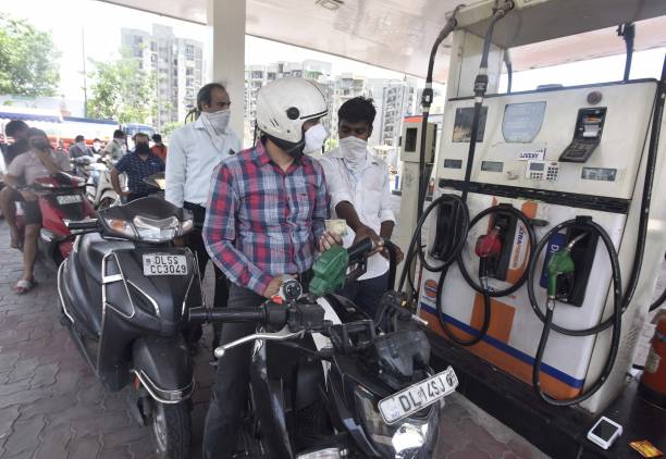India's fuel sales drop in April on Covid wave