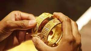 Gold rate today: Yellow metal rises Rs 250 on softer US dollar