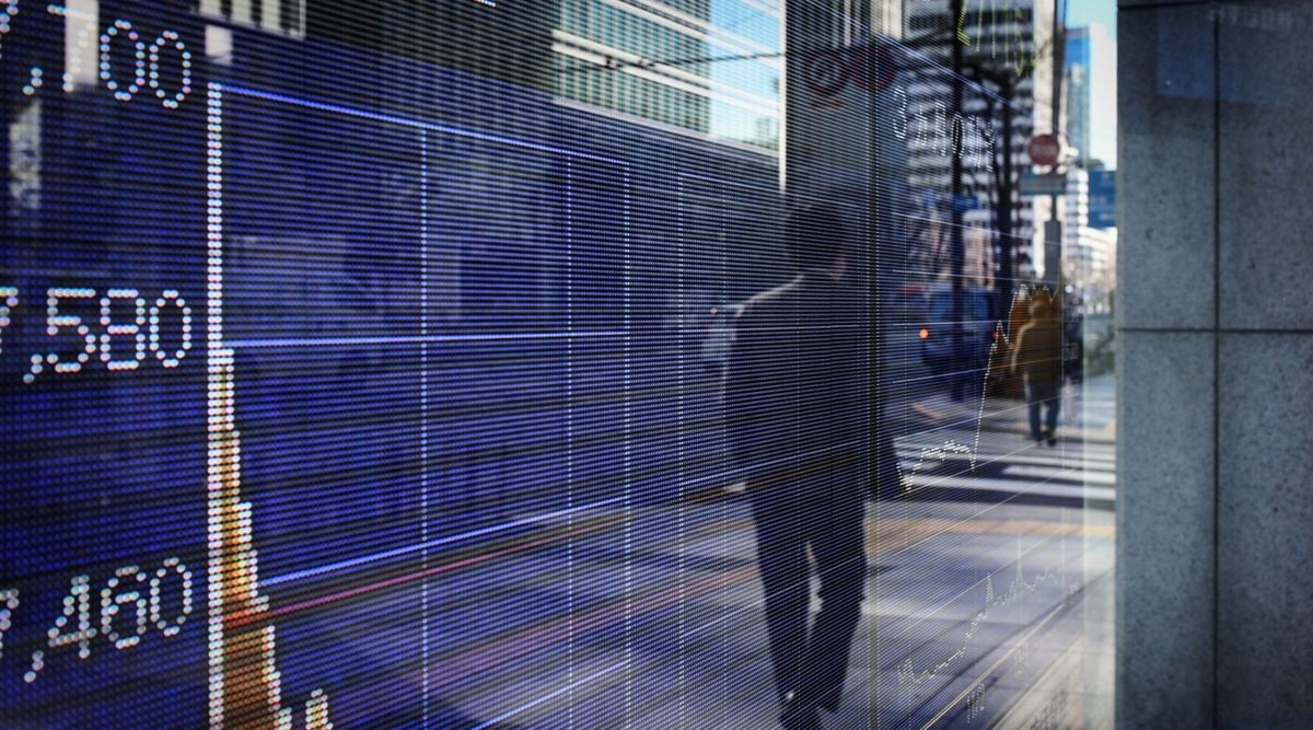 Wall Street ends lower, but indices briefly cut losses after Fed minutes suggest less aggressive action in Sep