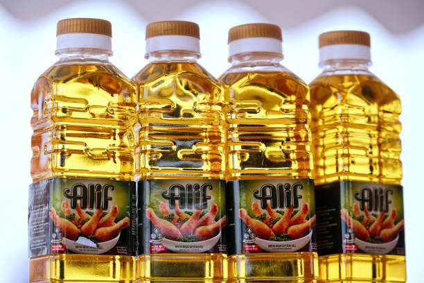 Palm oil purchases by India to soar as users shun pricey rivals