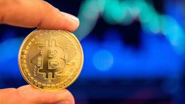 Bitcoin rises nearly 7% to 53,813 dollar, reclaims 1 trillion dollar market capitalisation