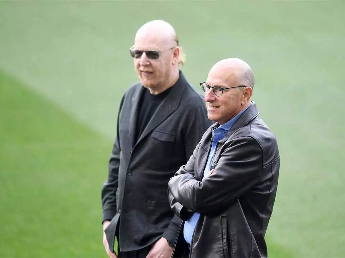 IPL franchise attracts foreign investors; Manchester United owners pick bid documents  