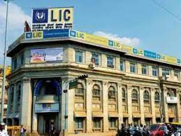 Global investors queue up for LIC IPO anchor book