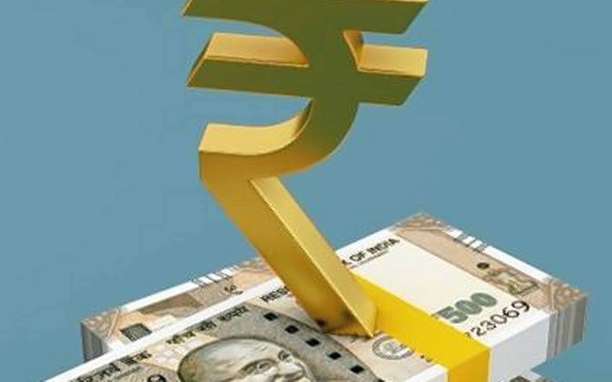 Rupee falls 19 paise to 74.09 against US dollar in early trade