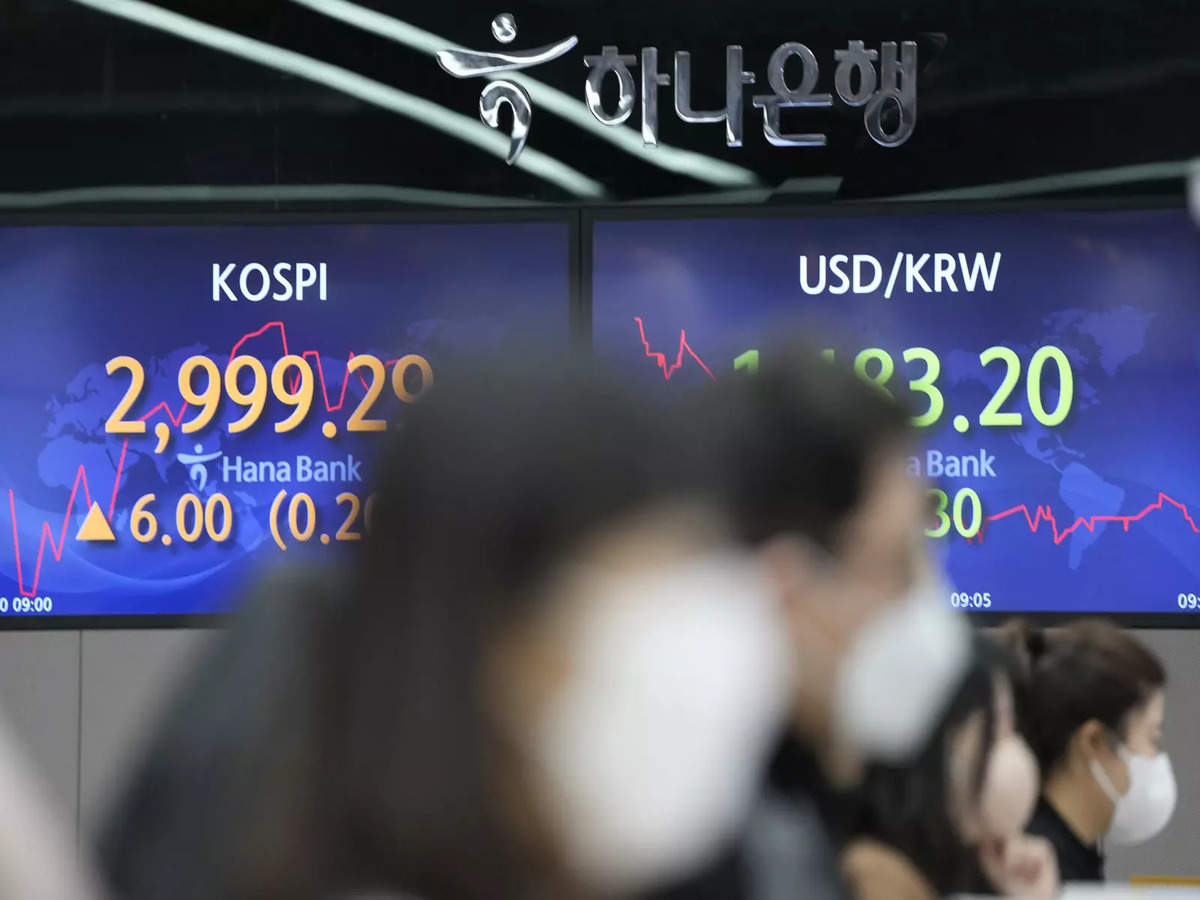 Asian markets get 2022 off to mixed start in thinned trade