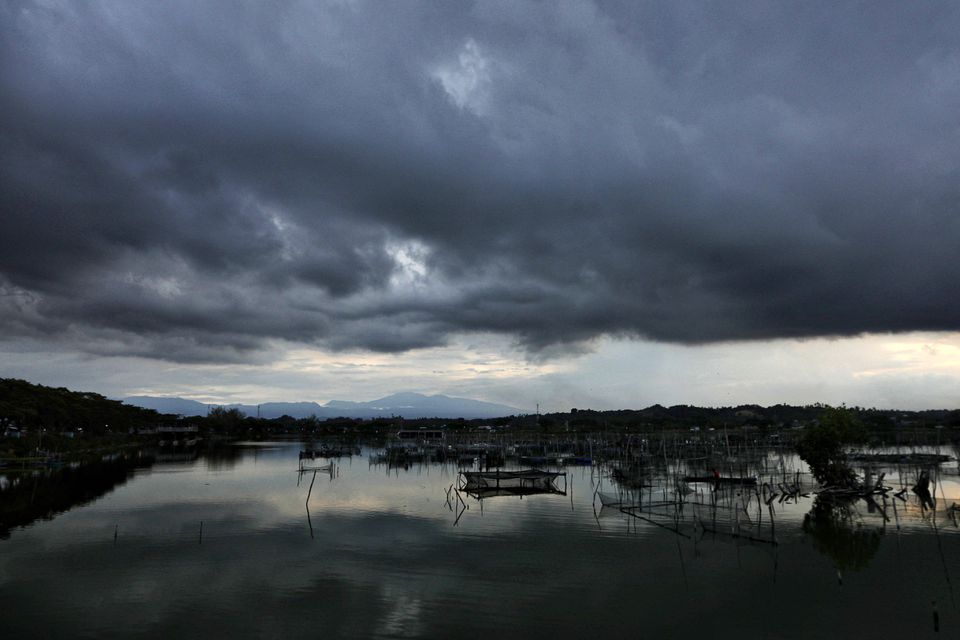 Earthquakes shake Indonesia, Philippines; no tsunami threat