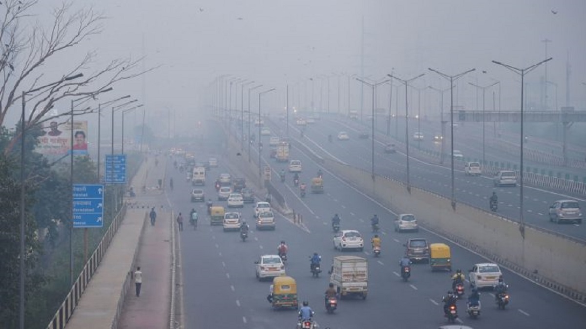 Delhi air pollution: Air quality remains in 'very poor' category  
