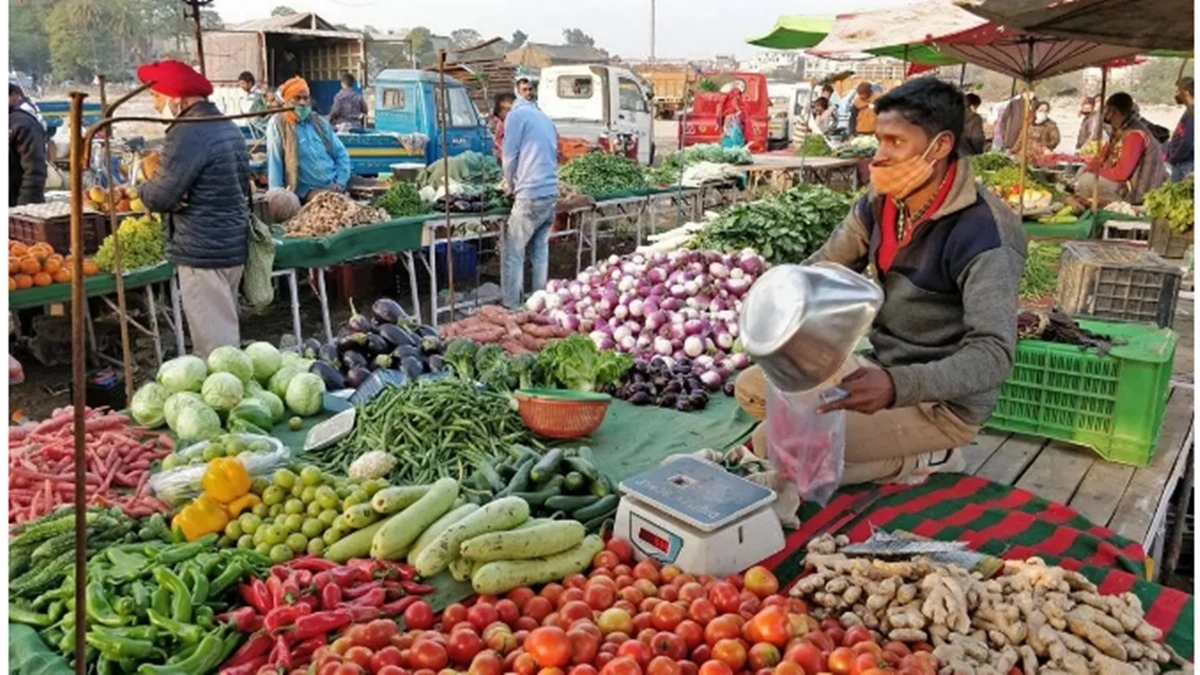 Inflation relief for first time in 10 months, but IIP dampens mood; RBI in a fix, to hike or not to hike rate?