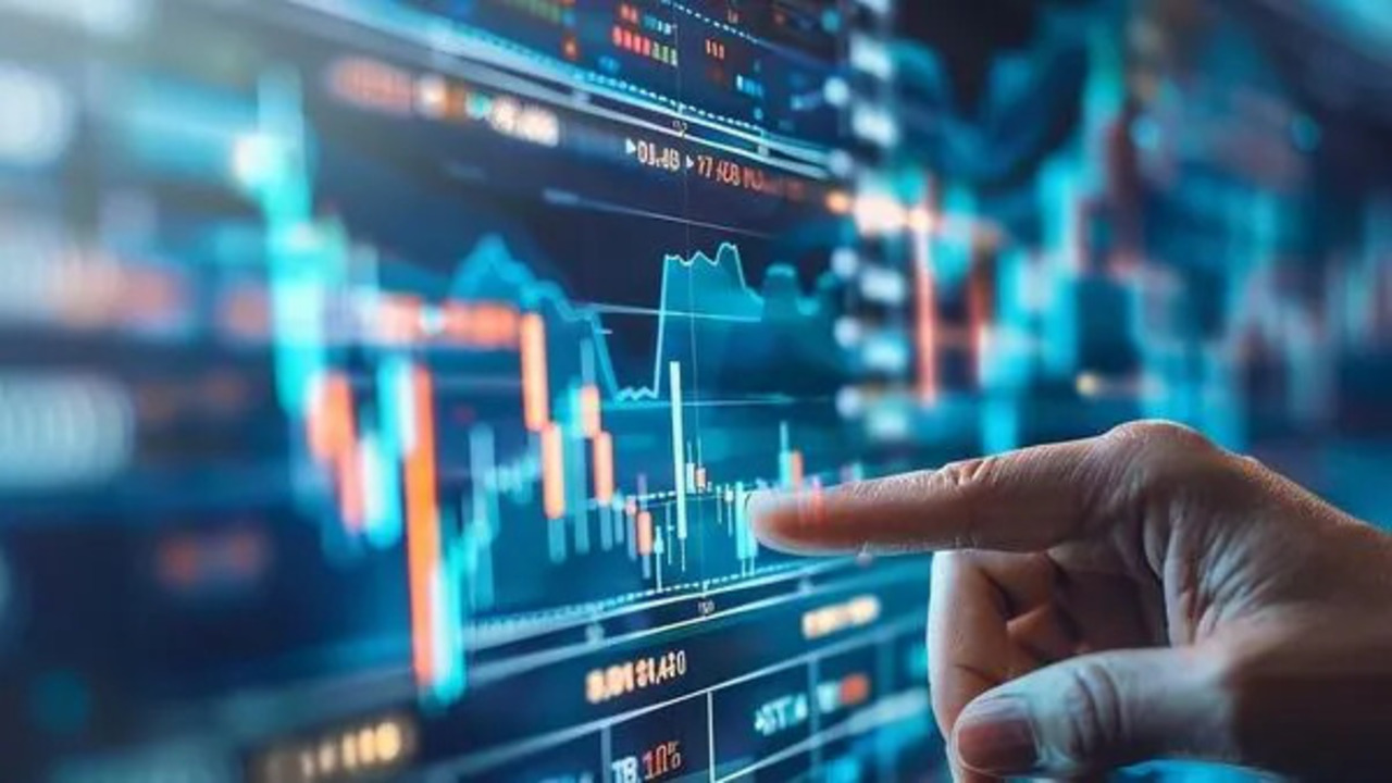 Trade Spotlight: How should you trade Tech Mahindra, Aurobindo Pharma, Garden Reach, Bharat Forge, M&M, and others on November 12?