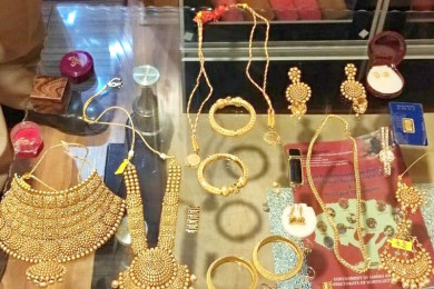 Gold rises Rs 29 on global cues; silver jumps Rs 634