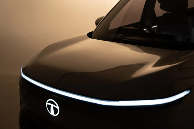 Tata Motors slides over 4% as talks emerge on potential $4.5 billion Iveco deal